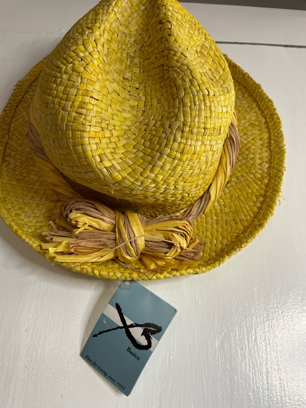 Summer Yellow Straw Fedora with contrasting brown Raffia Bow NWT
